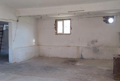 Spațiu comercial, de 600 mp, în Central - 4