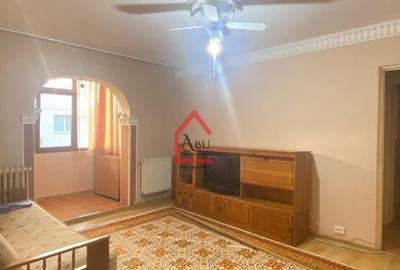 Apartament cu 3 camere semidecomandat, mobilat în Alexandru cel Bun - 1