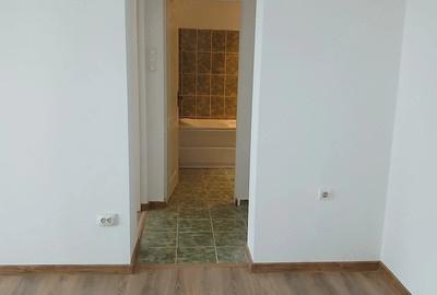 Apartament cu 3 camere semidecomandat în Tipografilor