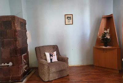 Casă cu 6 camere cu Teren 100 Mp în Central