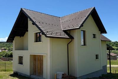 Casă cu 4 camere cu Teren 400 Mp în Slimnic - 4