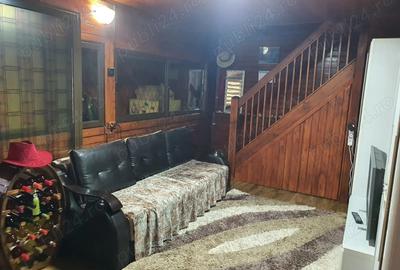 Casă cu 4 camere cu Teren 692 Mp în Vlădești - 8