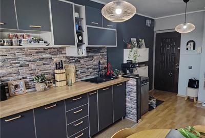 Apartament cu 3 camere semidecomandat, mobilat în Titan - 13