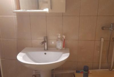 Casă cu 4 camere cu Teren 600 Mp în Tuzla