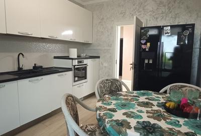 Casă cu 10 camere cu Teren 1274 Mp în Calea București