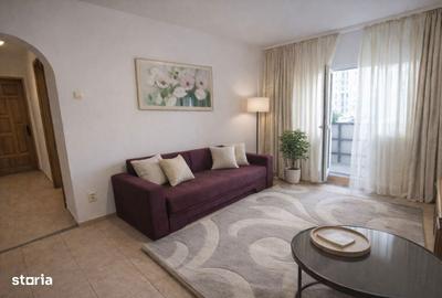 Apartament cu 3 camere semidecomandat în Vest