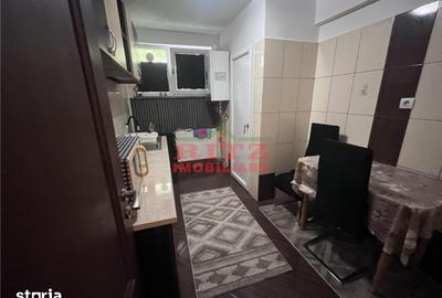 Apartament cu 3 camere semidecomandat în Central - 6
