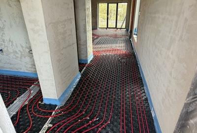 Casă cu 4 camere în Exterior Vest