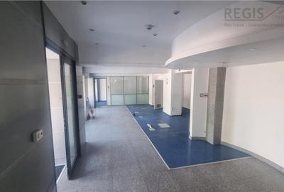 Spațiu comercial, de 330 mp, în Centrul Civic