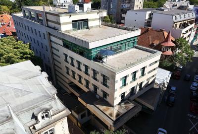 Birou, de 4,215 mp, în Romană - 2
