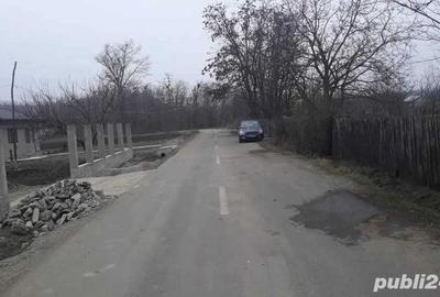 Teren de 2000 mp, în Bora