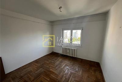 Apartament cu 3 camere decomandat în Narcisa - 10