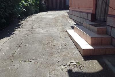 Casă cu 4 camere în Drașov