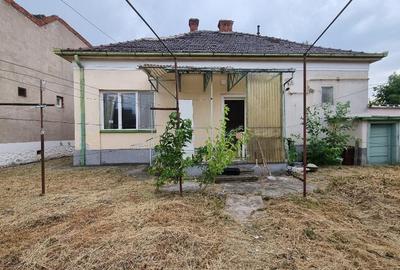 Casă individuală cu 3 camere cu Teren 421 Mp în Titulescu - 1