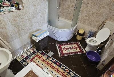 Casă cu 2 camere cu Teren 983 Mp în Central