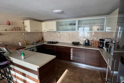 Casă cu 8 camere cu Teren 380 Mp în Griviței - 12