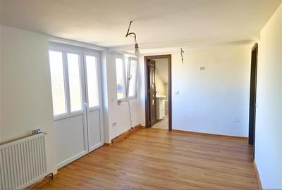 Casă individuală cu 5 camere cu Teren 484 Mp în 1 Mai - 9