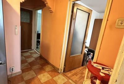Apartament cu 4 camere decomandat în Rahova