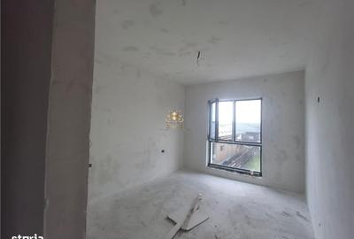 Casă cu 4 camere cu Teren 500 Mp în Central