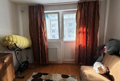 Apartament cu 2 camere semidecomandat în Pantelimon