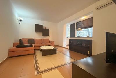 Apartament cu 4 camere decomandat, mobilat în Central