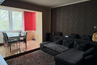 Apartament cu 2 camere decomandat în 14 Mai
