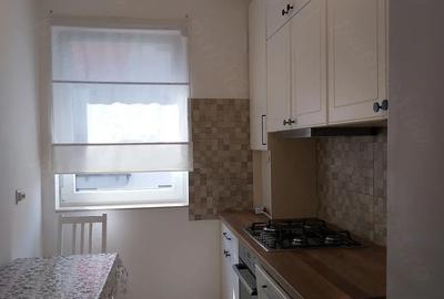 Apartament cu 3 camere decomandat, mobilat în Florești