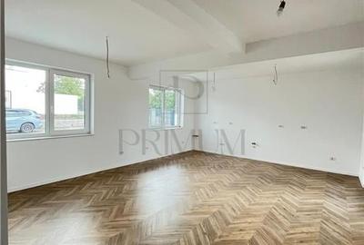 Duplex cu 5 camere cu Canalizare în Dumbrăvița - 1