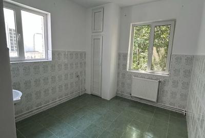 Casă cu 4 camere cu Teren 300 Mp în Central - 5