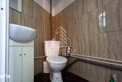 Spațiu comercial, de 80 mp, în Central