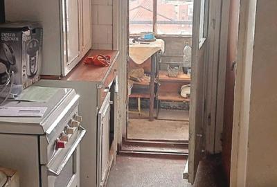 Apartament cu 3 camere decomandat în Petros - 3
