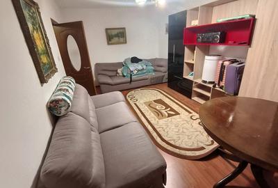 Apartament cu 2 camere decomandat în Micro 6 - 6