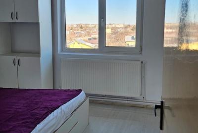 Apartament cu 2 camere decomandat în Uiești