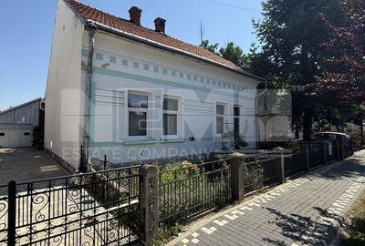Casă cu 4 camere în Central