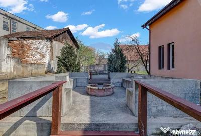 Casă cu 7 camere cu Teren 777 Mp în Ultracentral