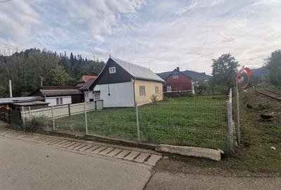 Casă cu 4 camere în Putna