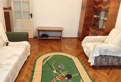 Apartament cu 2 camere semidecomandat în Craiovița Nouă