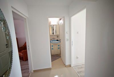 Apartament cu 2 camere decomandat în Micro 3 - 7