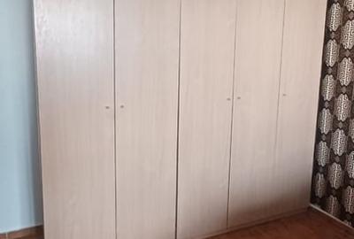 Apartament cu 3 camere decomandat în Apărătorii Patriei