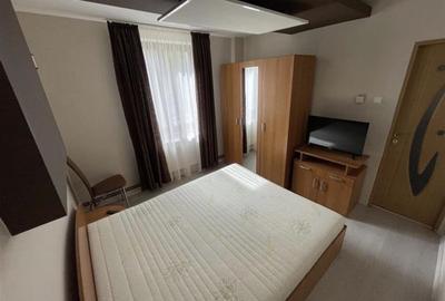 Apartament cu 2 camere decomandat, mobilat în Central