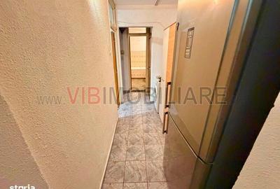 Apartament cu 3 camere decomandat în Păcii