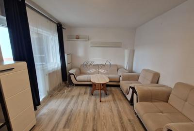 Apartament cu 3 camere decomandat, mobilat în Între Lacuri