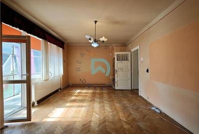 Apartament cu 2 camere decomandat în Brașovul Vechi