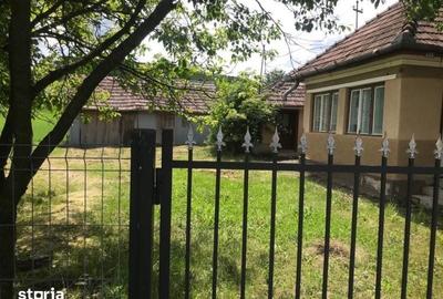 Casă cu 2 camere cu Teren 180 Mp în Central