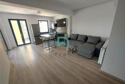 Apartament cu 2 camere decomandat în Tractorul
