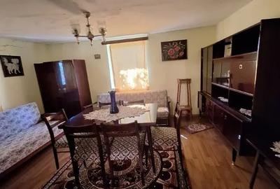 Casă cu 5 camere cu Teren 2724 Mp în Recea