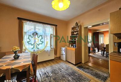 Casă cu 3 camere decomandat cu Teren 449 Mp în Central - 1