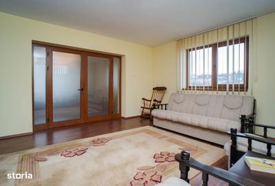 Apartament cu 4 camere în Central - 2