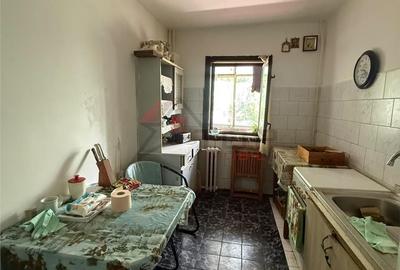 Apartament cu 2 camere decomandat în Podul de Fier