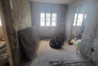 Apartament cu 2 camere nedecomandat în Central